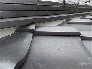 隅棟の下の漆喰